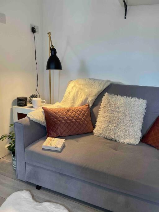 One Bedroom Putney Village Flat Лондон Екстер'єр фото